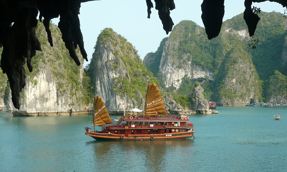 Explore the Wonders of Vietnam: A Journey Through Culture and Nature